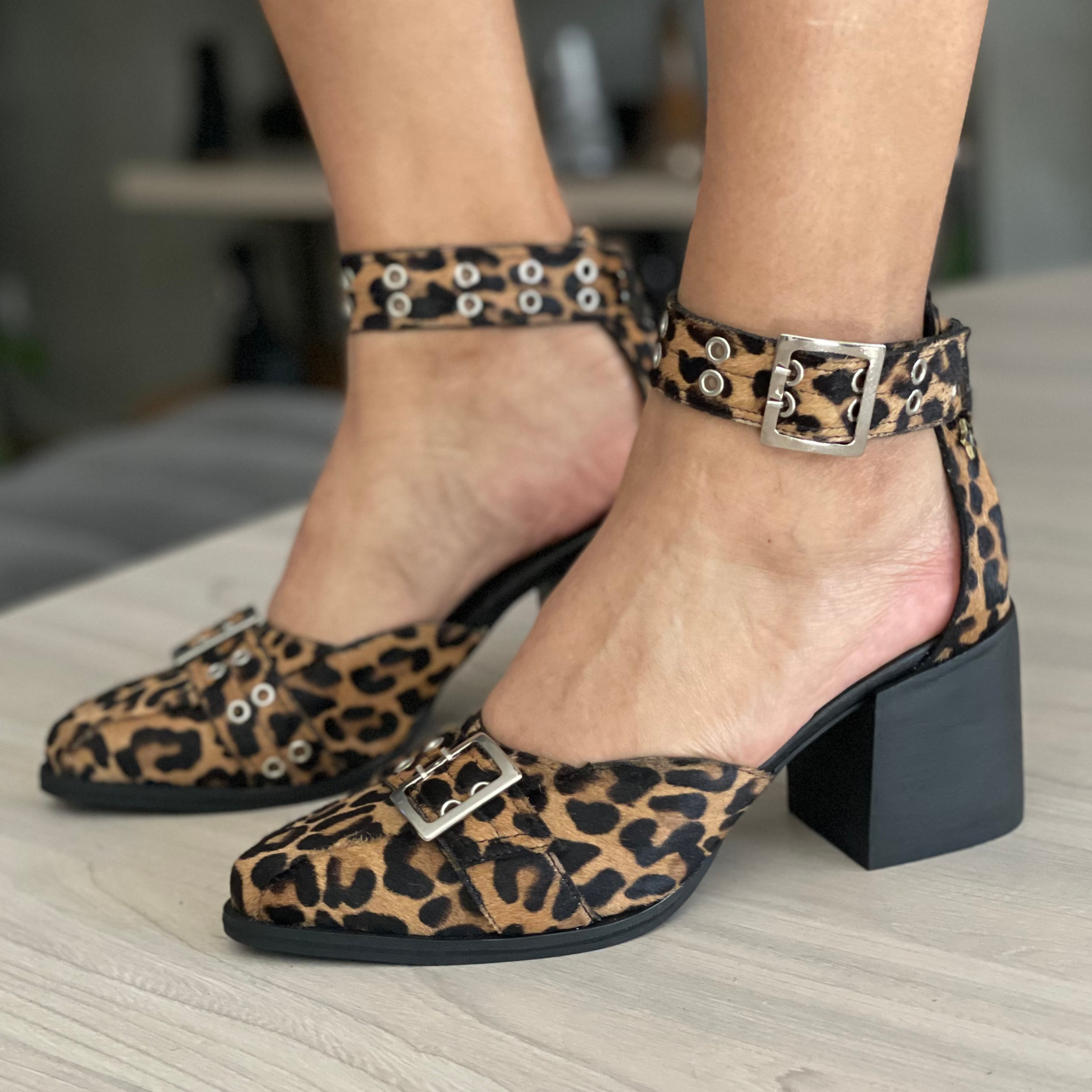 Sandalia de tacon MABEL leopardo print