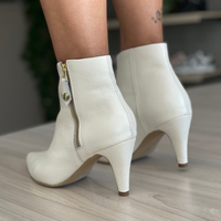Botin STILETTO blanco hueso